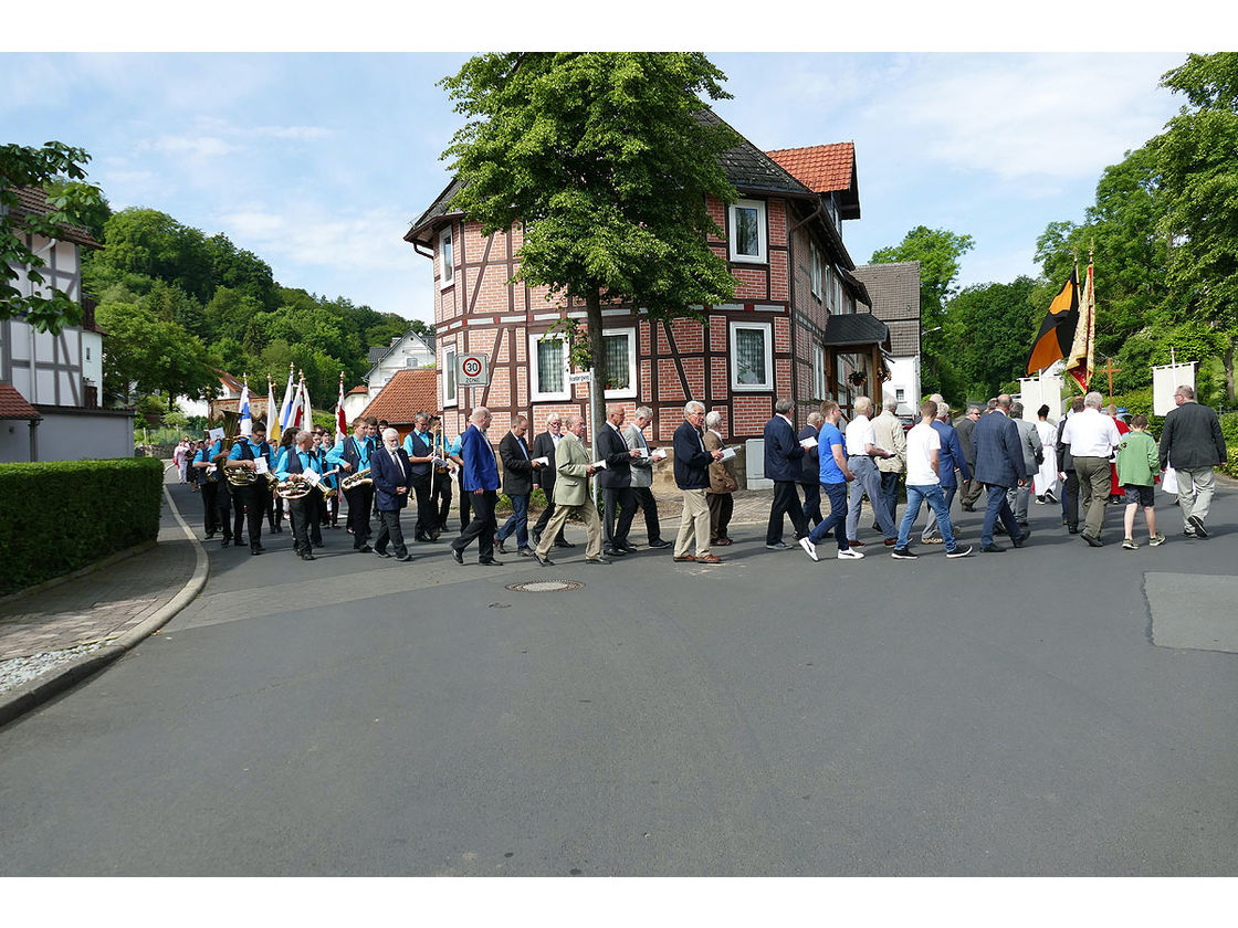 Bittprozession am Pfingstmontag (Foto: Karl-Franz Thiede)